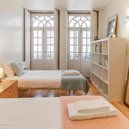 61 - Bright 2br W/ Balcony By Lovelystay Apartment Porto