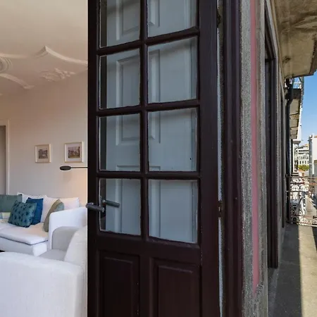 61 - Bright 2br W/ Balcony By Lovelystay Porto