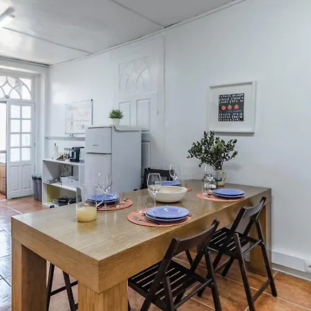 Apartment 61 - Bright 2br W/ Balcony By Lovelystay Porto